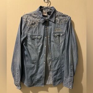 Harley Davidson Women’s Button up shirt size Medium